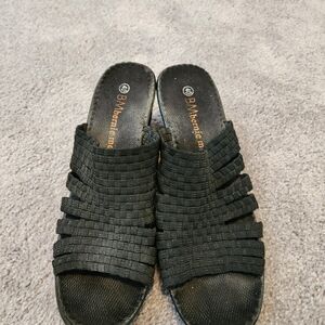 bernie mev. Black Sandals